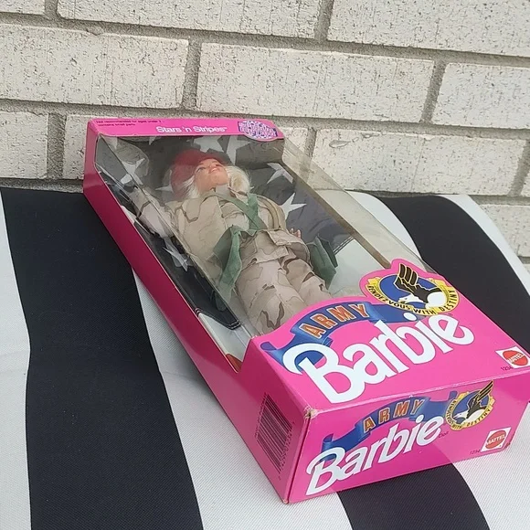 1992 Army Barbie - Picture 8 of 11